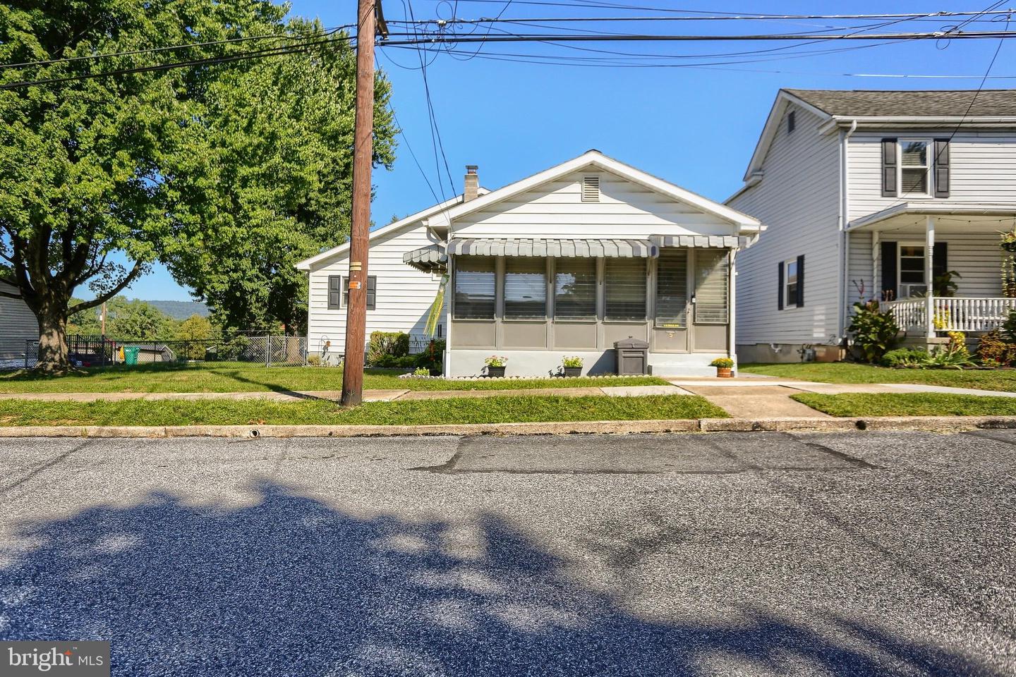 5 W BEALE AVE Property Photo 1