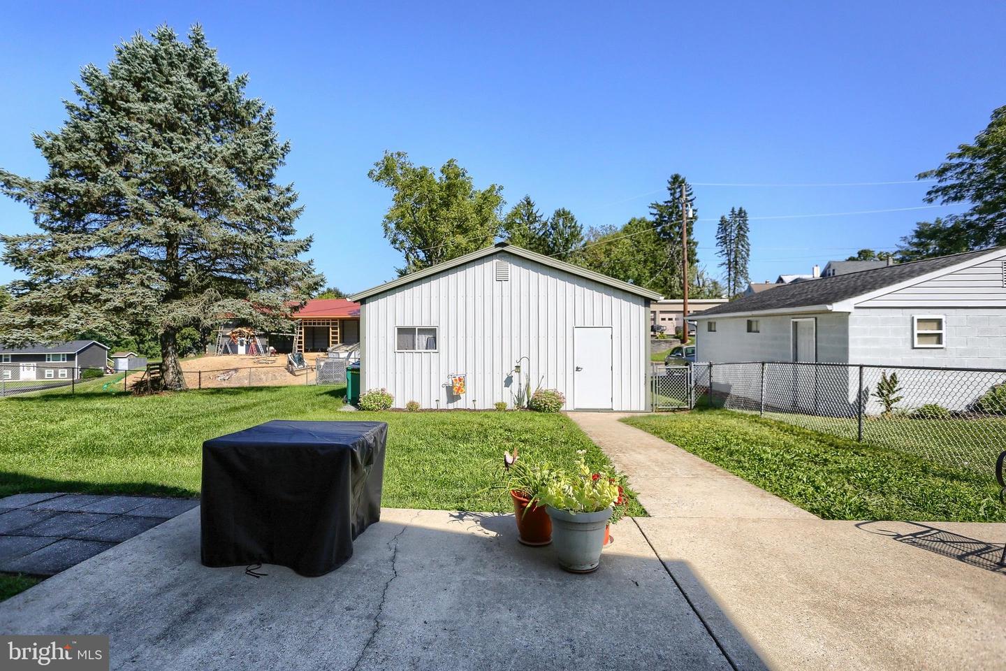 5 W Beale Ave Property Photo 5