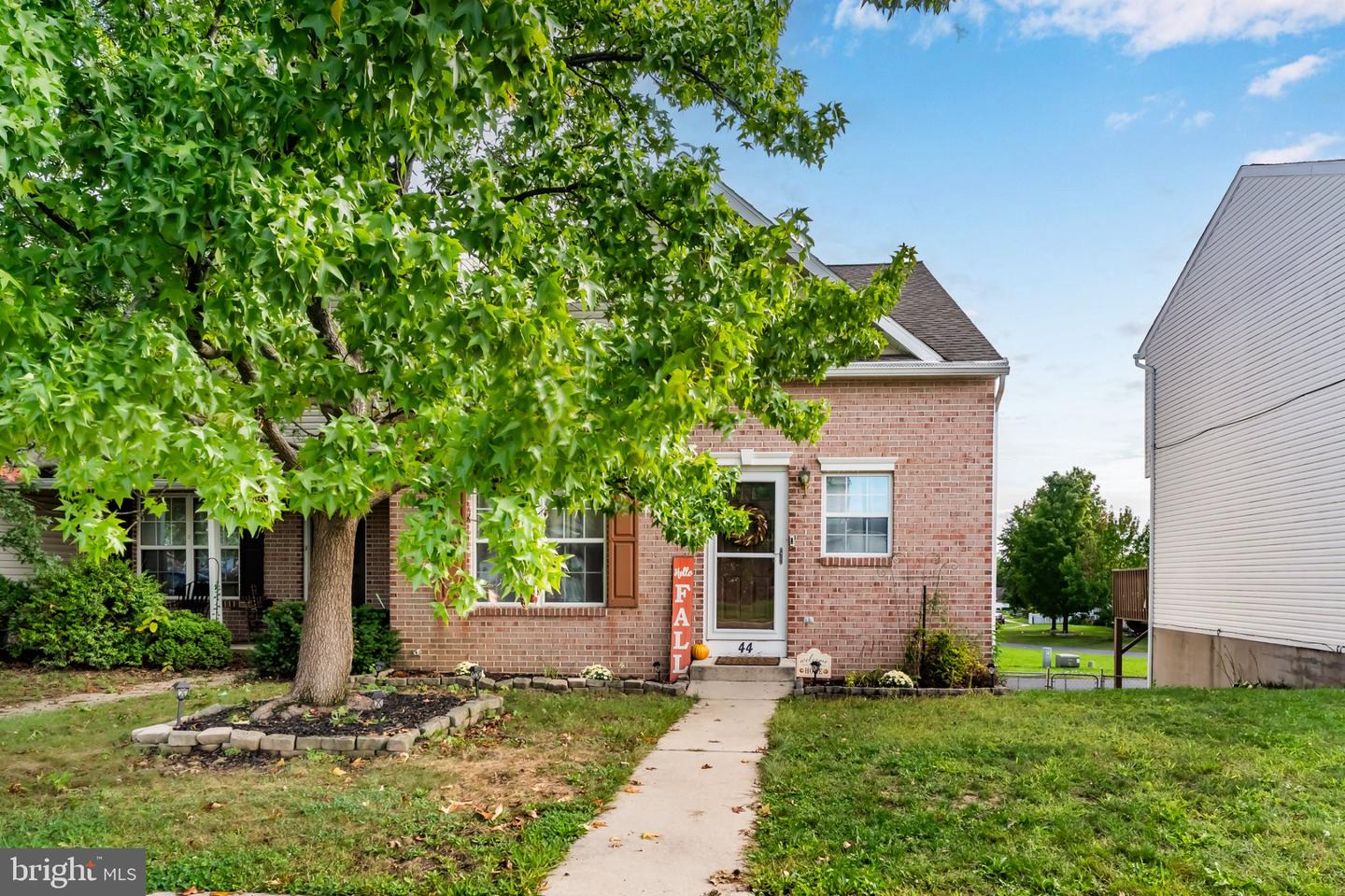 44 TORY CIR Property Photo 1