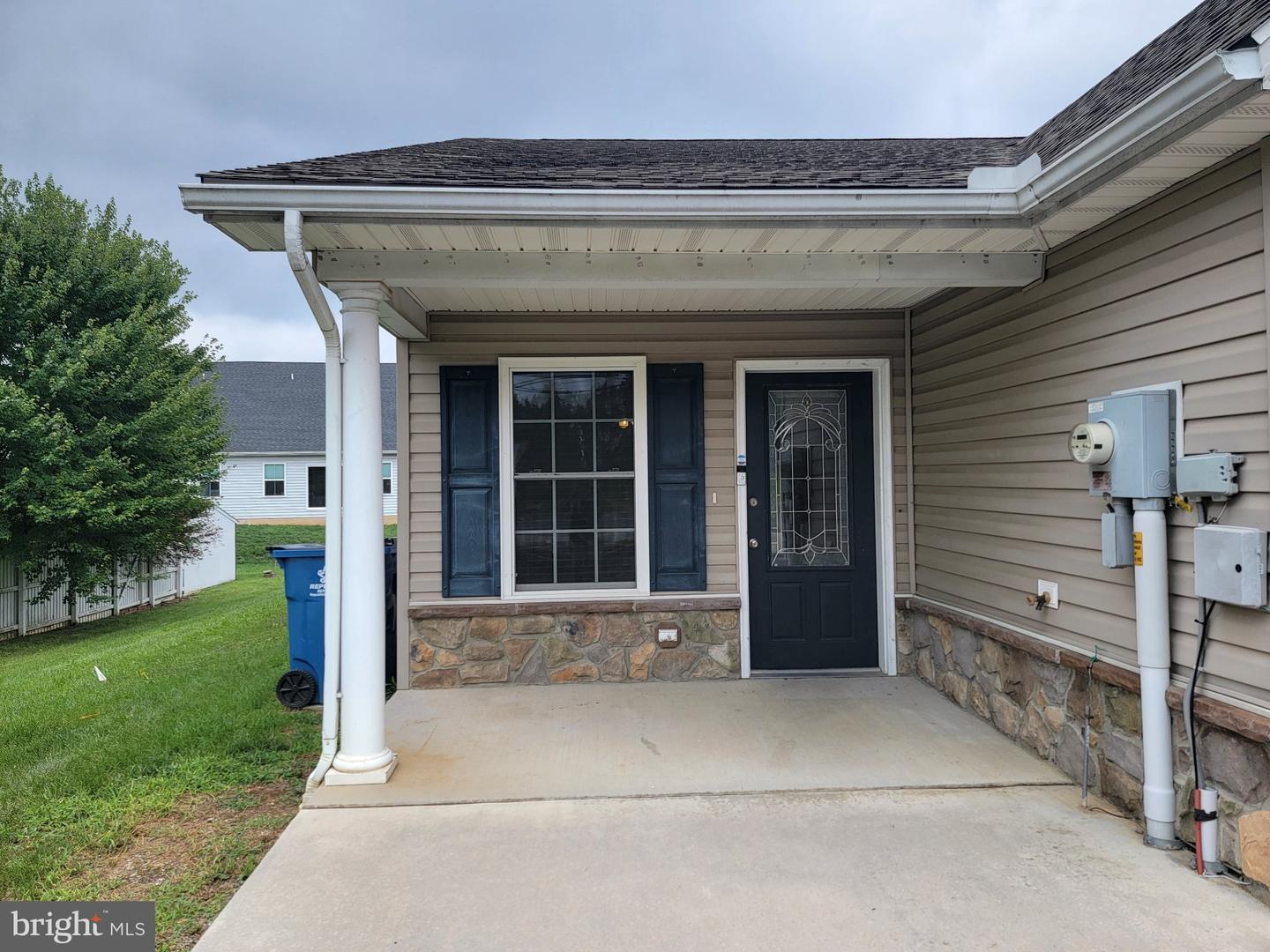1049 Newville Rd Property Photo 4