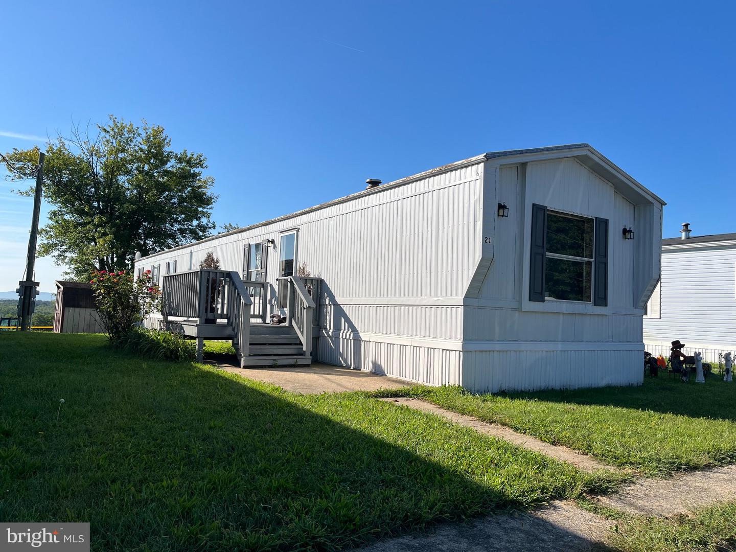 21 Marilyn Dr Property Photo 2