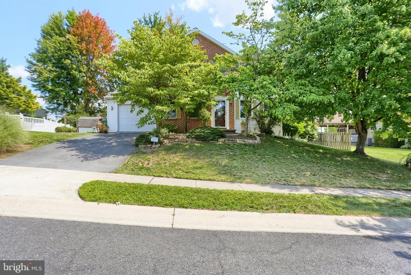 3 Cedar Ct Property Photo 3