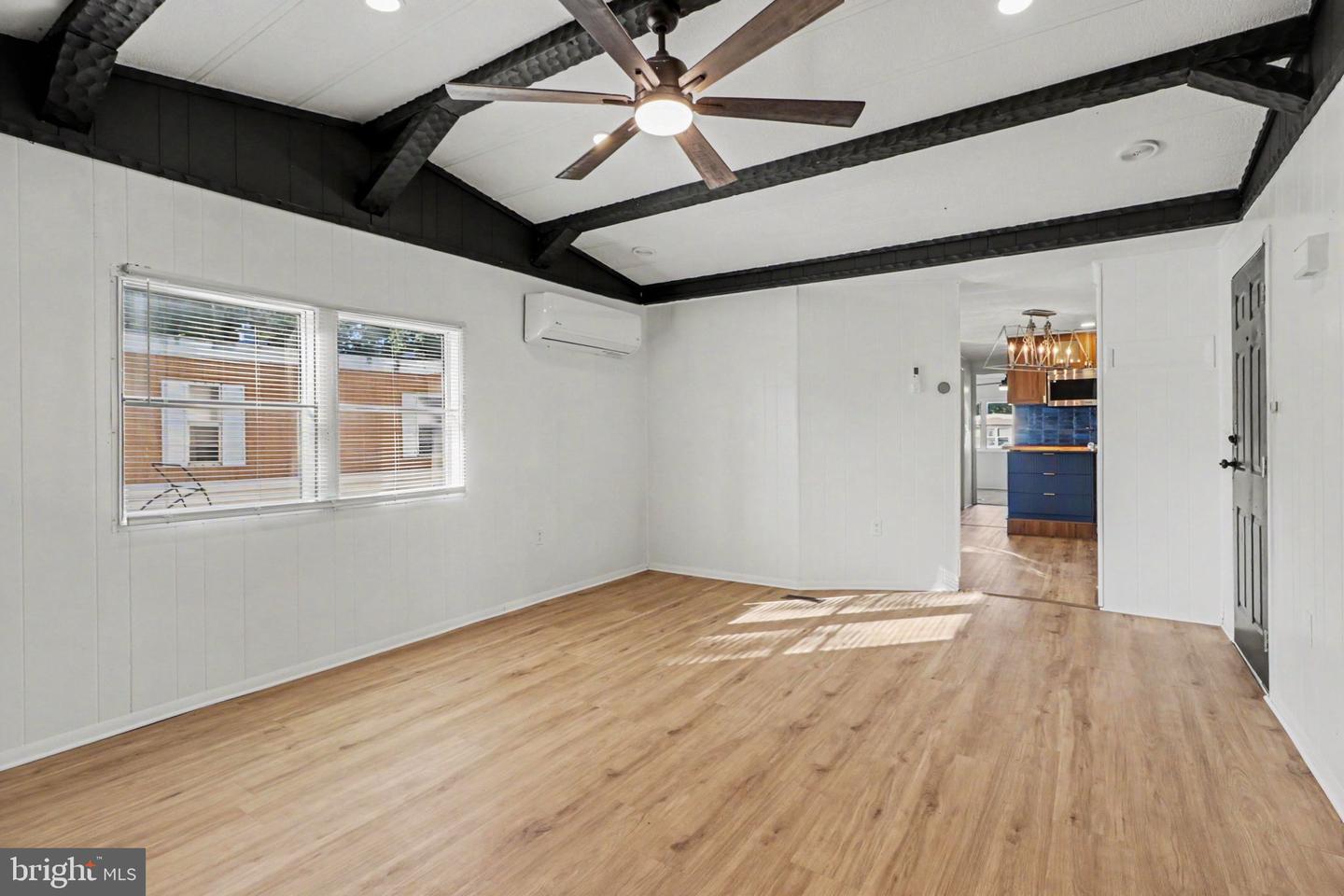 319 Bahama Cir Property Photo 6