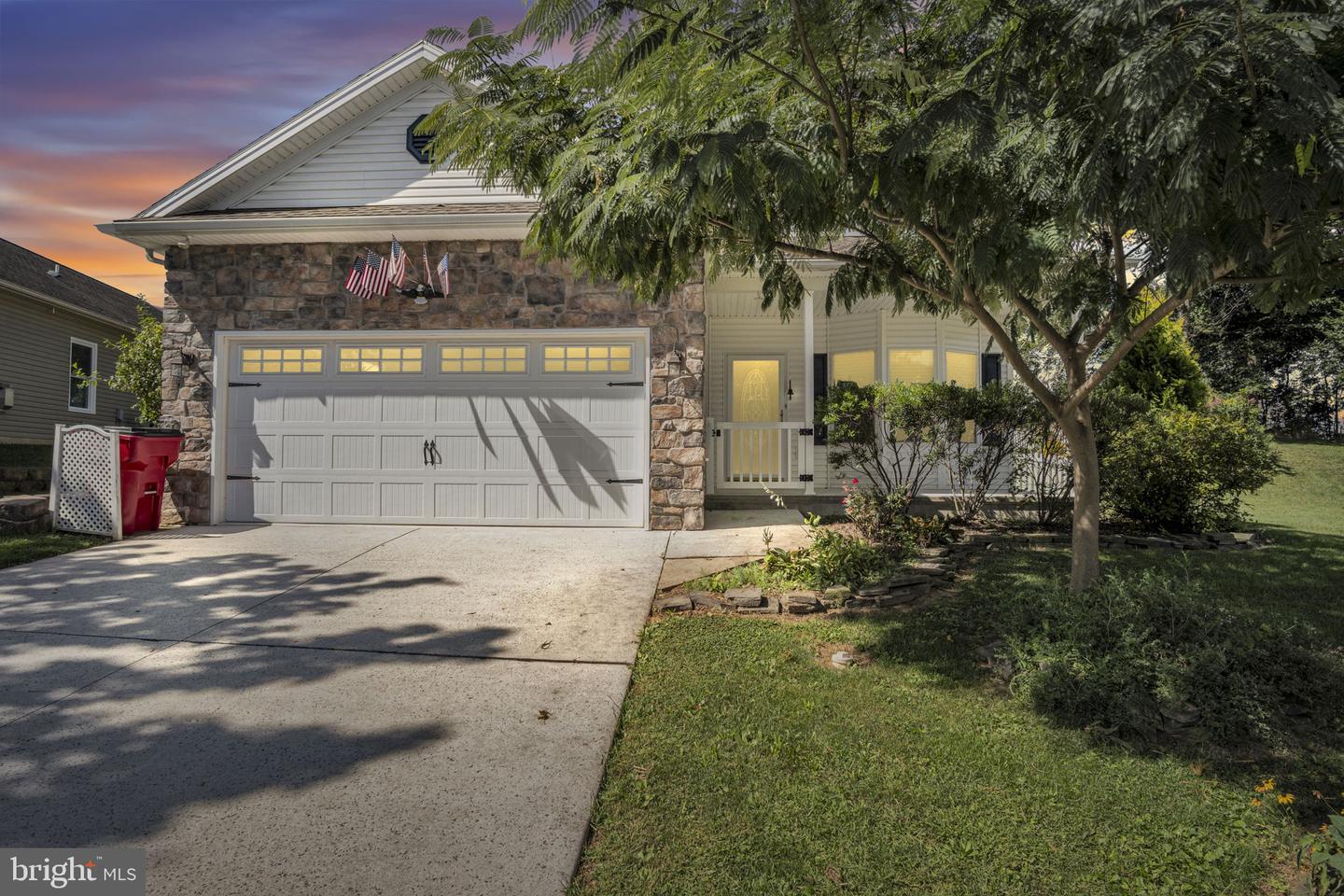 45 Colonial Ct Property Photo 1