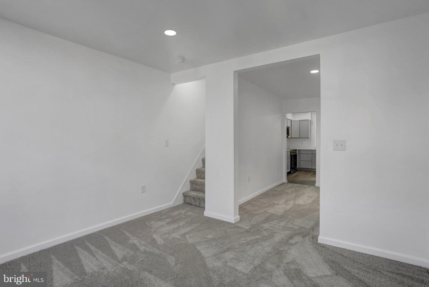 334 W Penn St Property Photo 4
