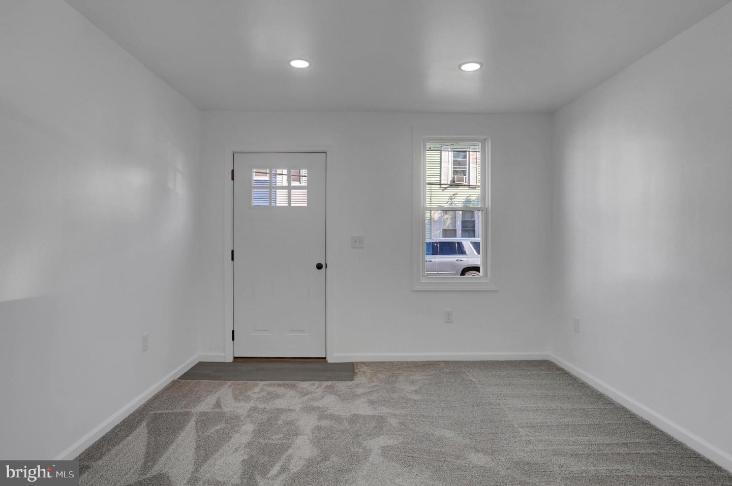 334 W Penn St Property Photo 5