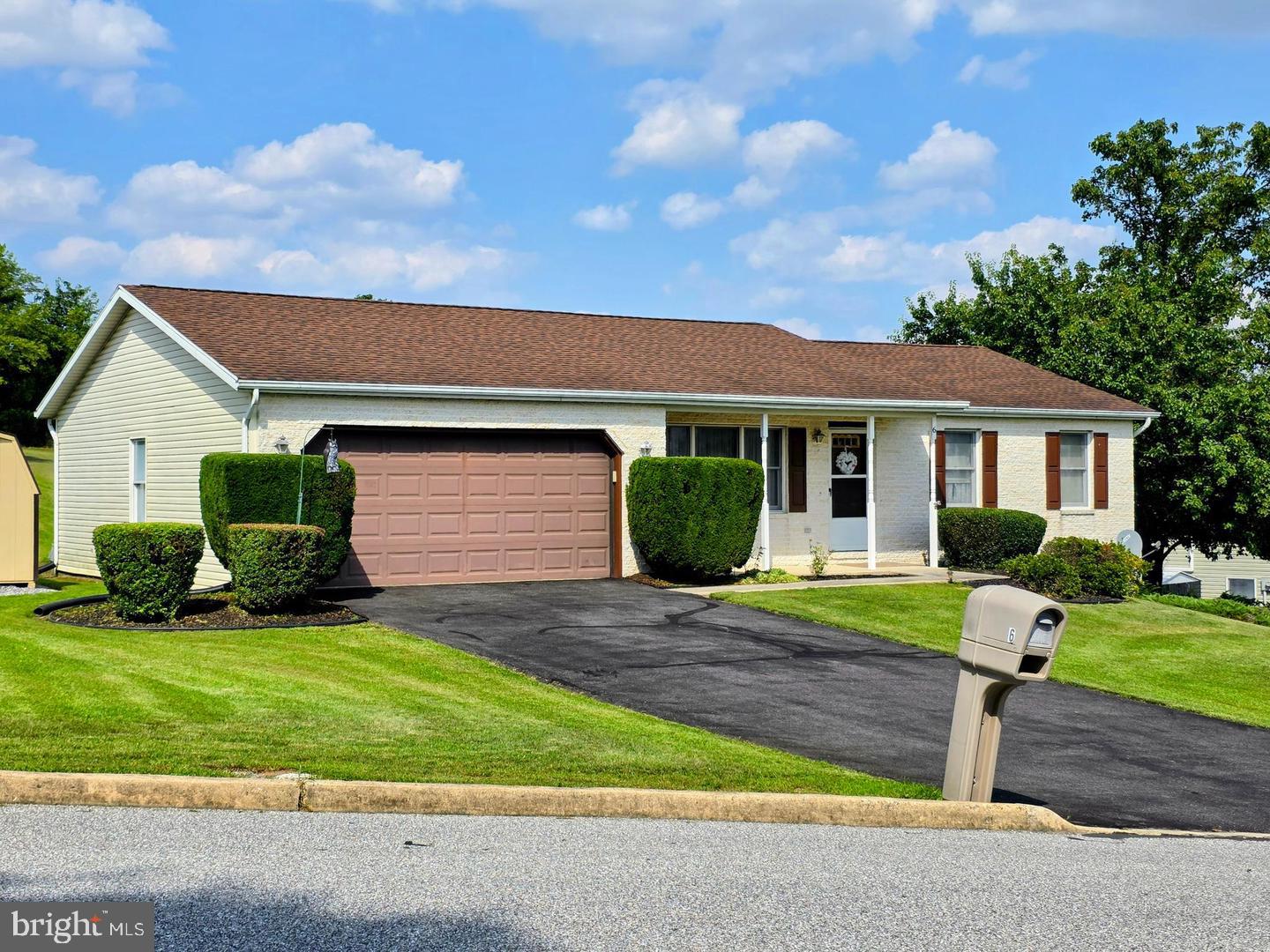 6 Meadowview Dr Property Photo 1