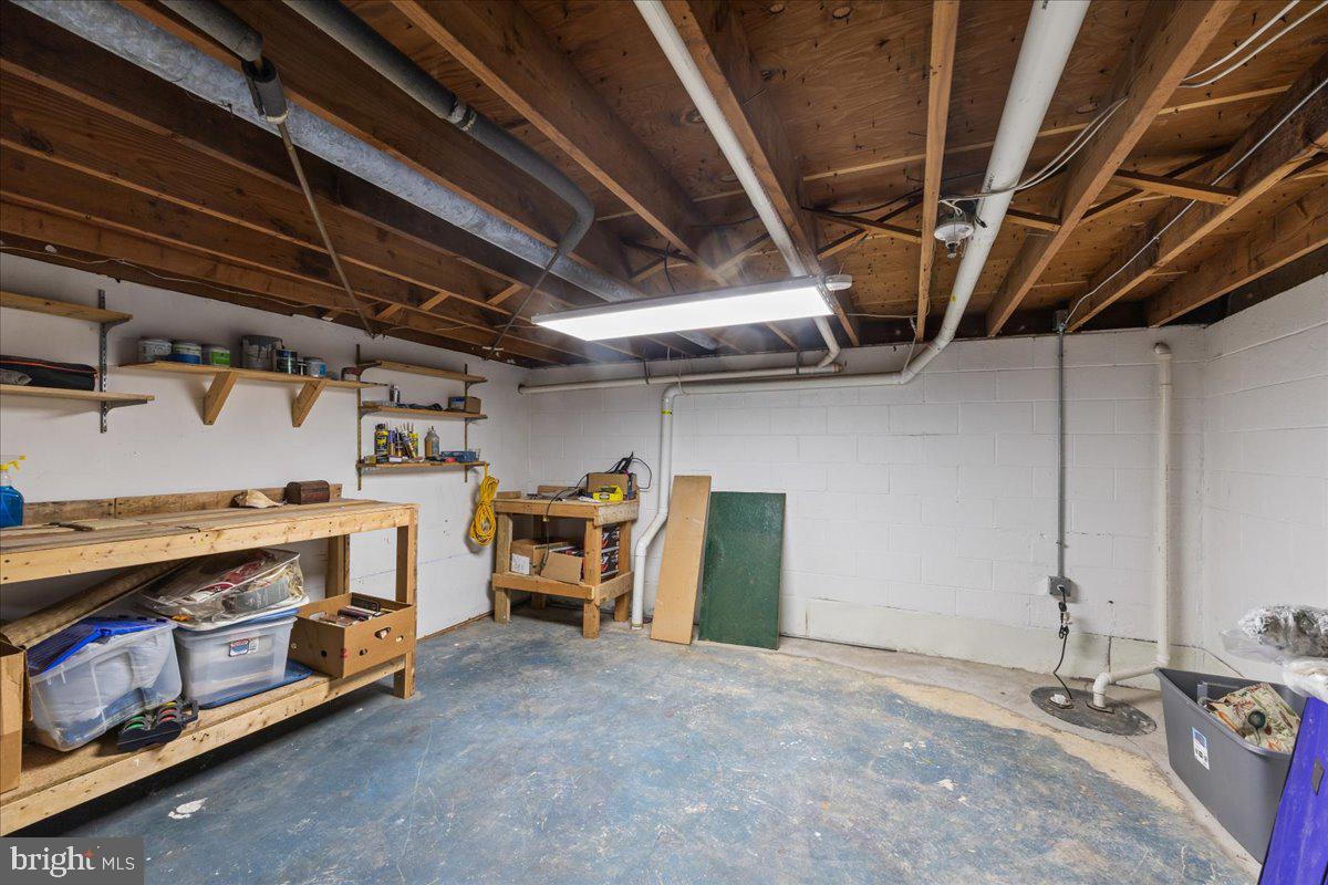 100 Walton Ave Property Photo 17