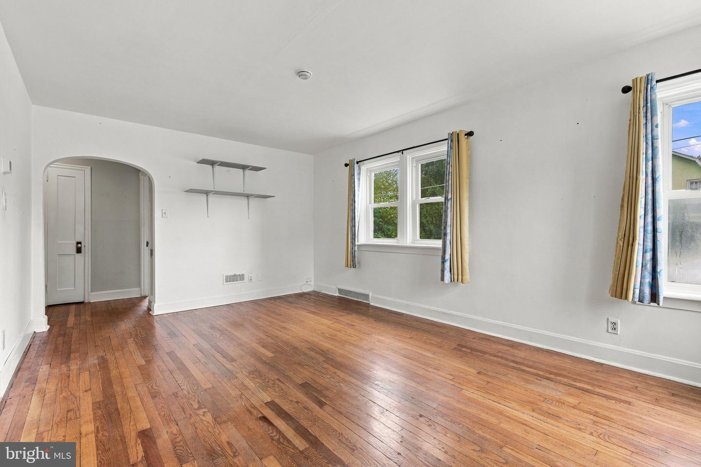 1616 Maple St Property Photo 4