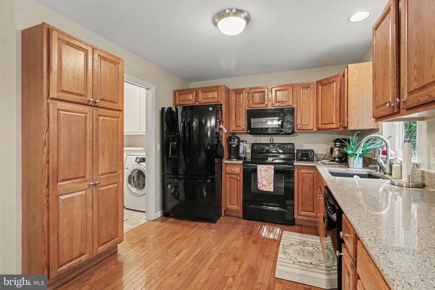 211 Edenderry Way Property Photo 9