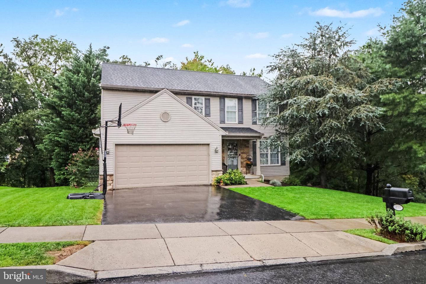 211 Edenderry Way Property Photo 32