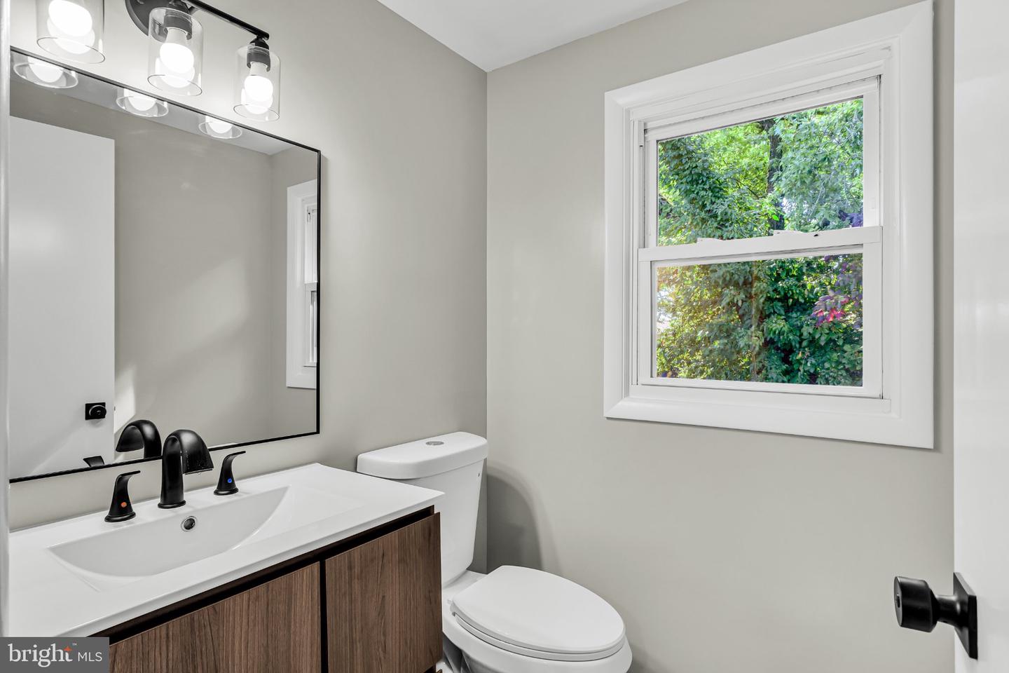 6054 Edward Dr Property Photo 24