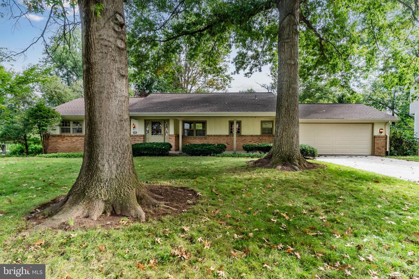811 MANDY LN Property Photo 1