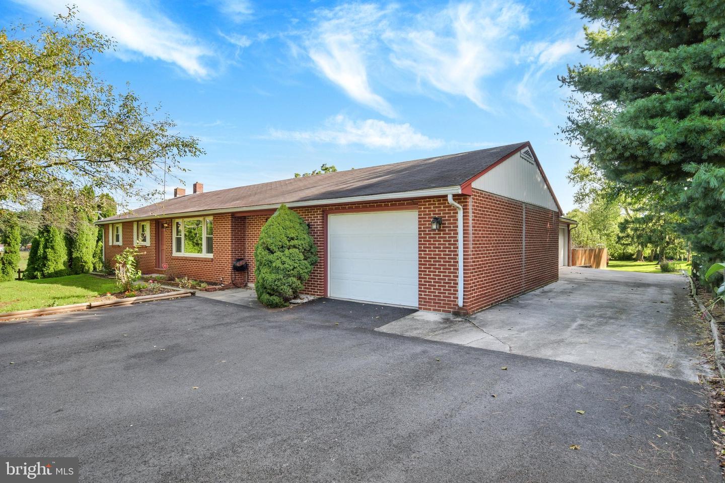 493 CRISWELL DR Property Photo 1