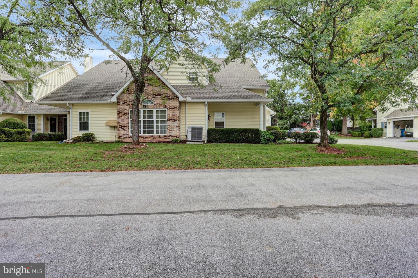 534 BRIGHTON PL Property Photo 1