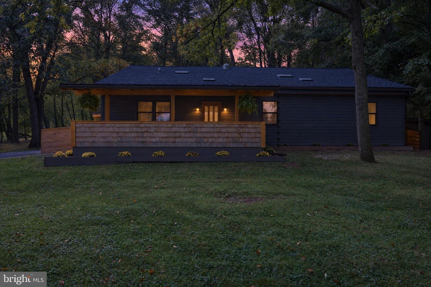 1061 York Rd Property Photo 1