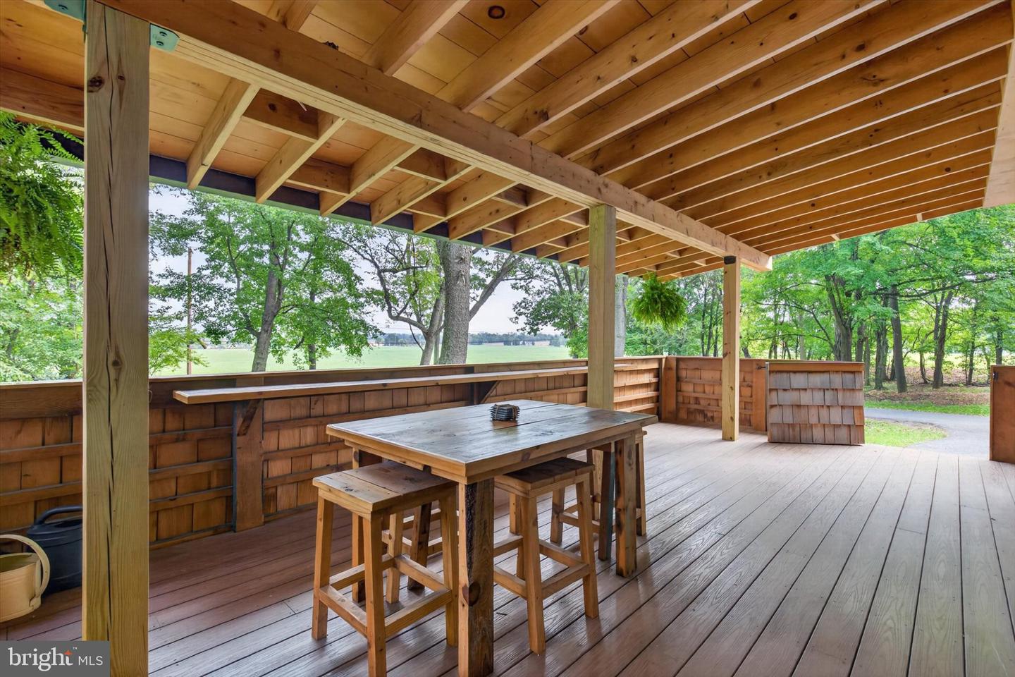 1061 York Rd Property Photo 3