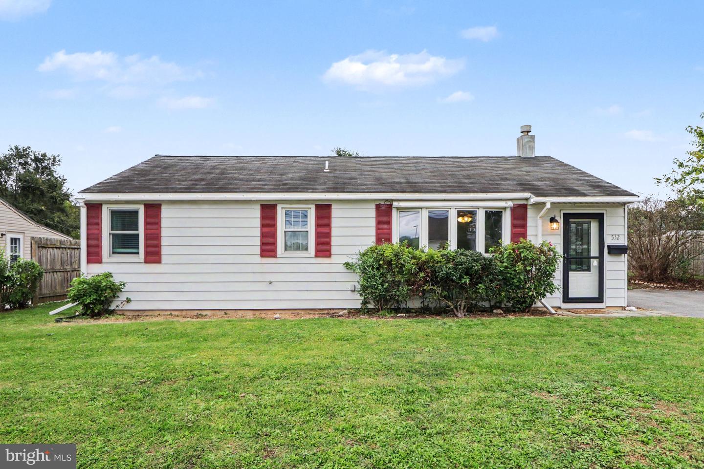 532 N ENOLA DR Property Photo 1