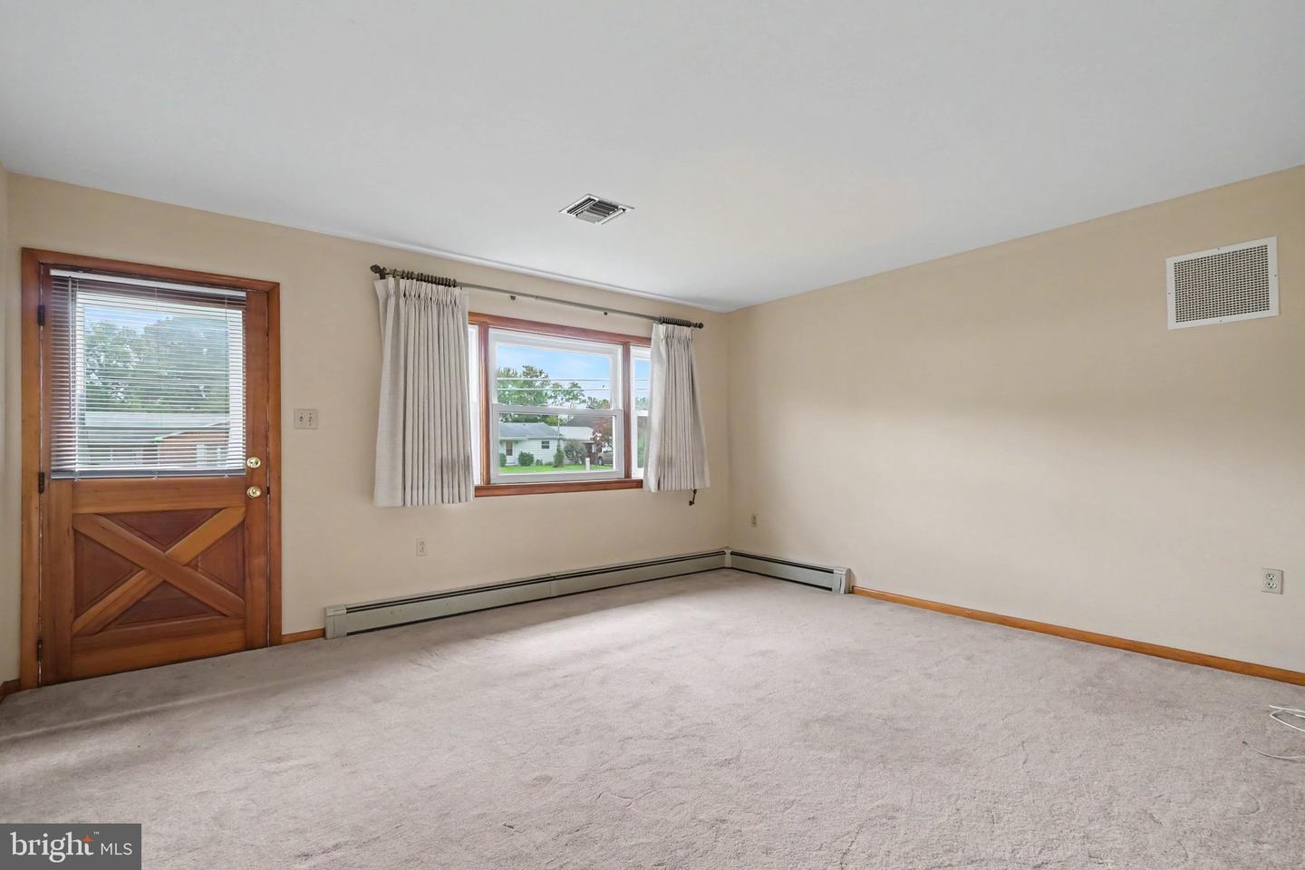 4800 Creekview Rd Property Photo 5