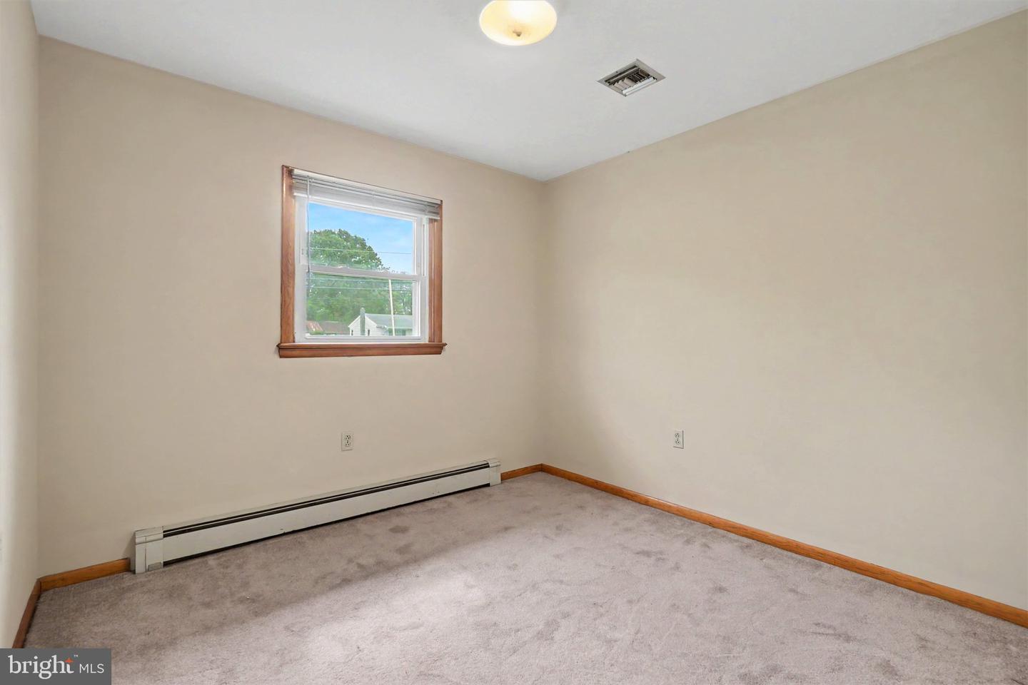 4800 Creekview Rd Property Photo 8