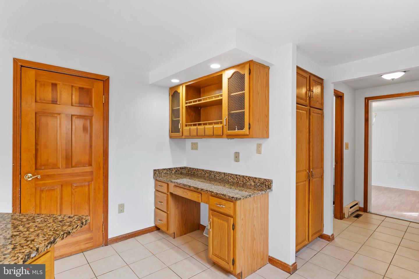 720 Sutton Dr Property Photo 24