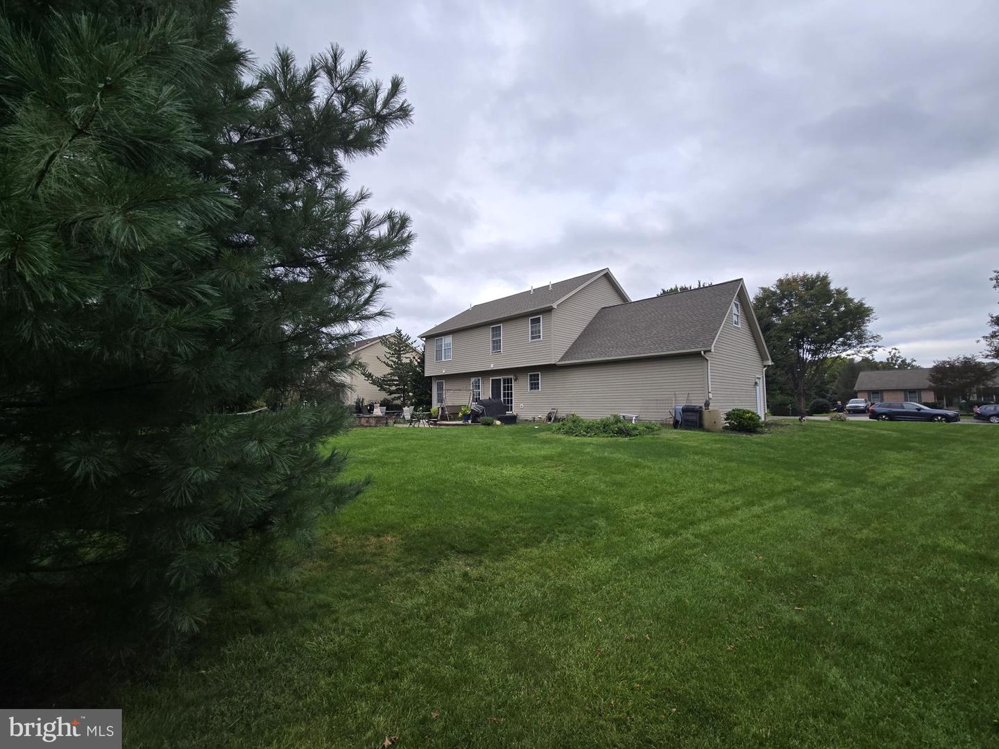 25 W Eppley Dr Property Photo 3