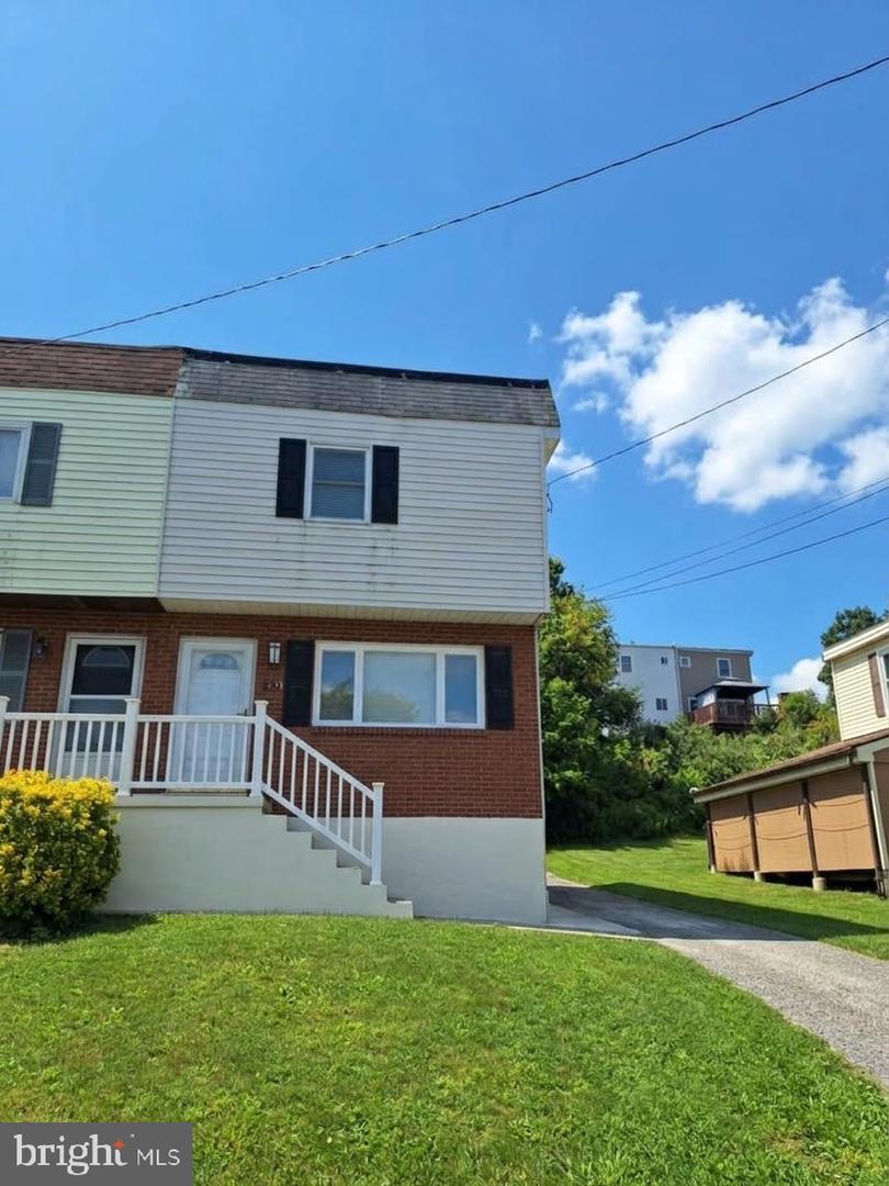 838 ERFORD RD Property Photo 1
