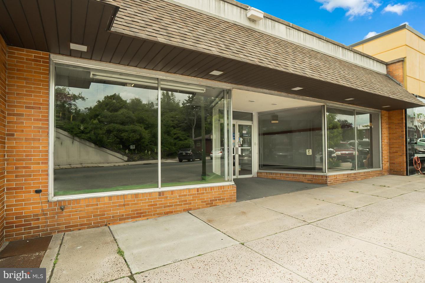 266-270 Delaware Ave Property Photo 3