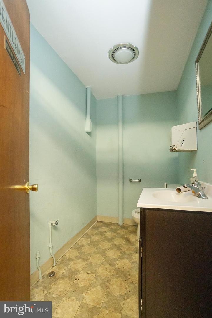 266-270 Delaware Ave Property Photo 17