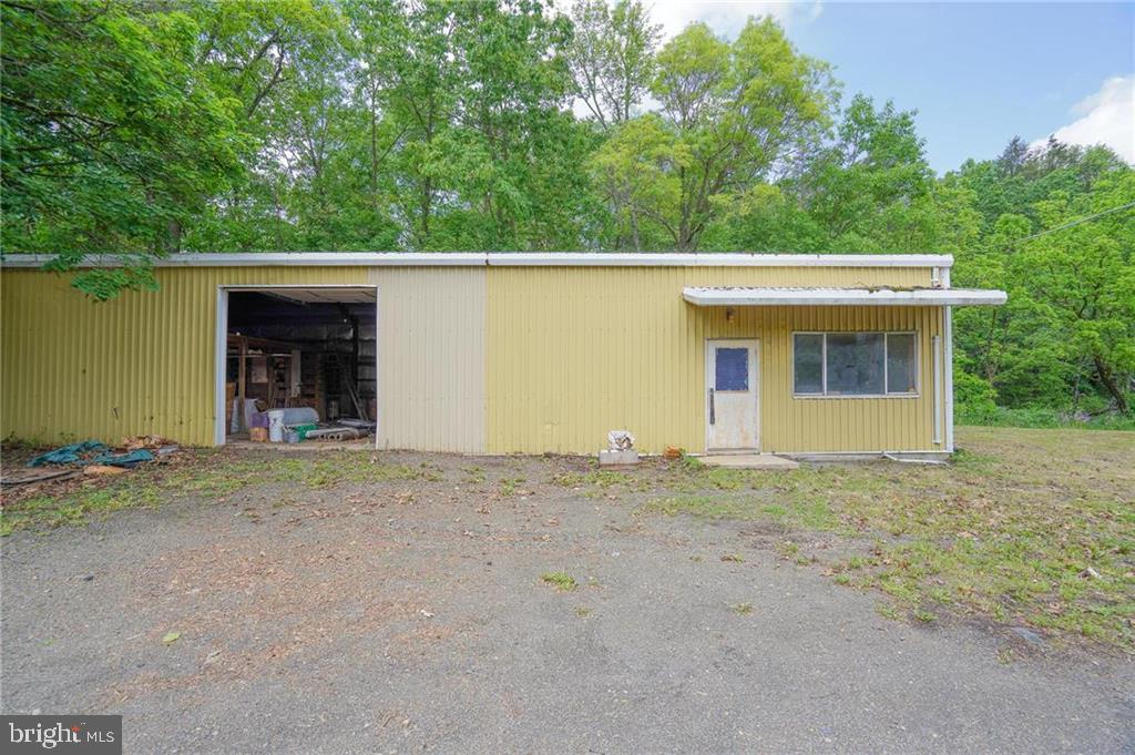 1582 W Blakeslee Boulevard Dr Property Photo 10