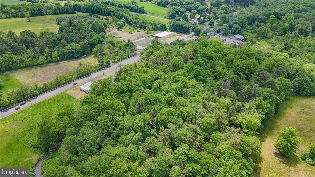 1582 W Blakeslee Boulevard Dr Property Photo 25