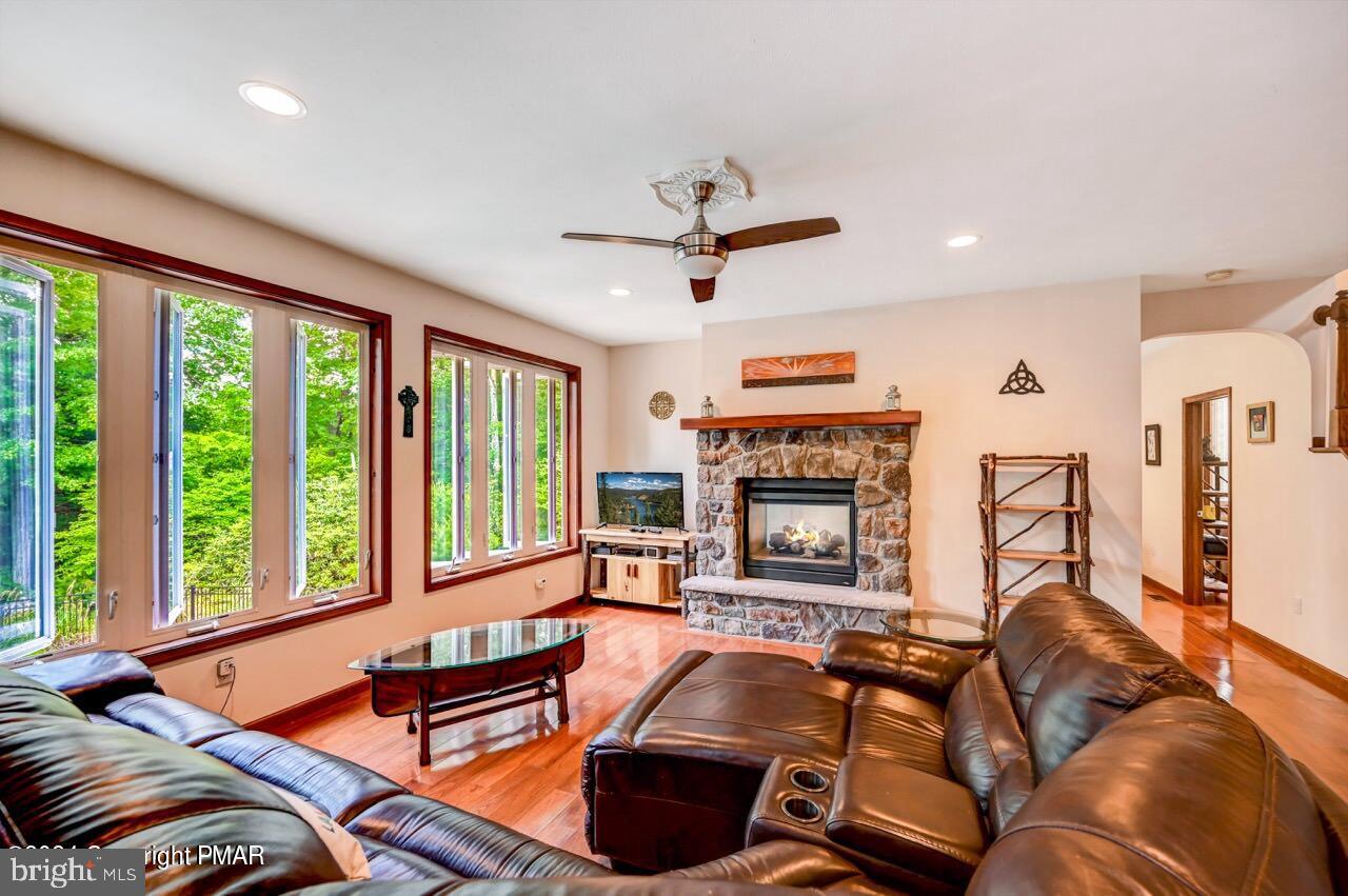 278 Wolf Hollow Rd Property Photo 15