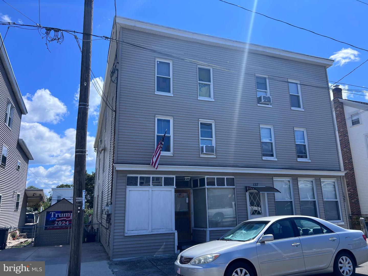 137 E White St Property Photo 3