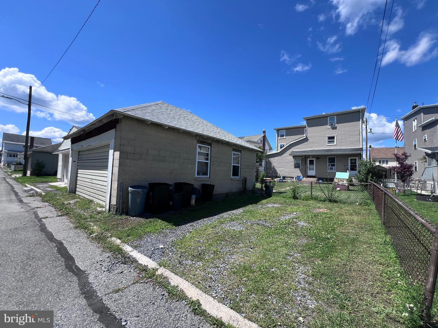 137 E White St Property Photo 6