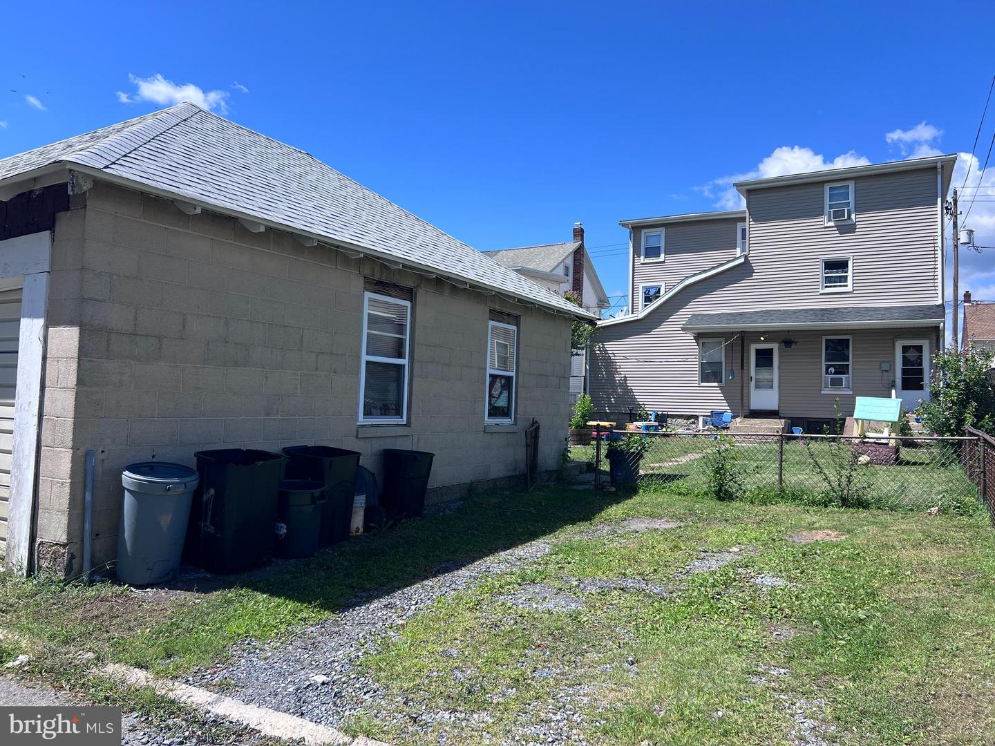 137 E White St Property Photo 10