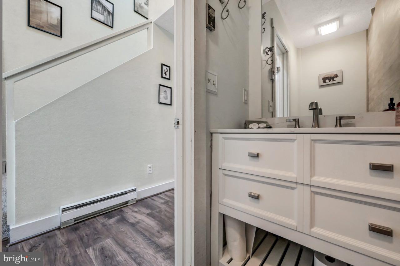 40 Alpine Property Photo 25