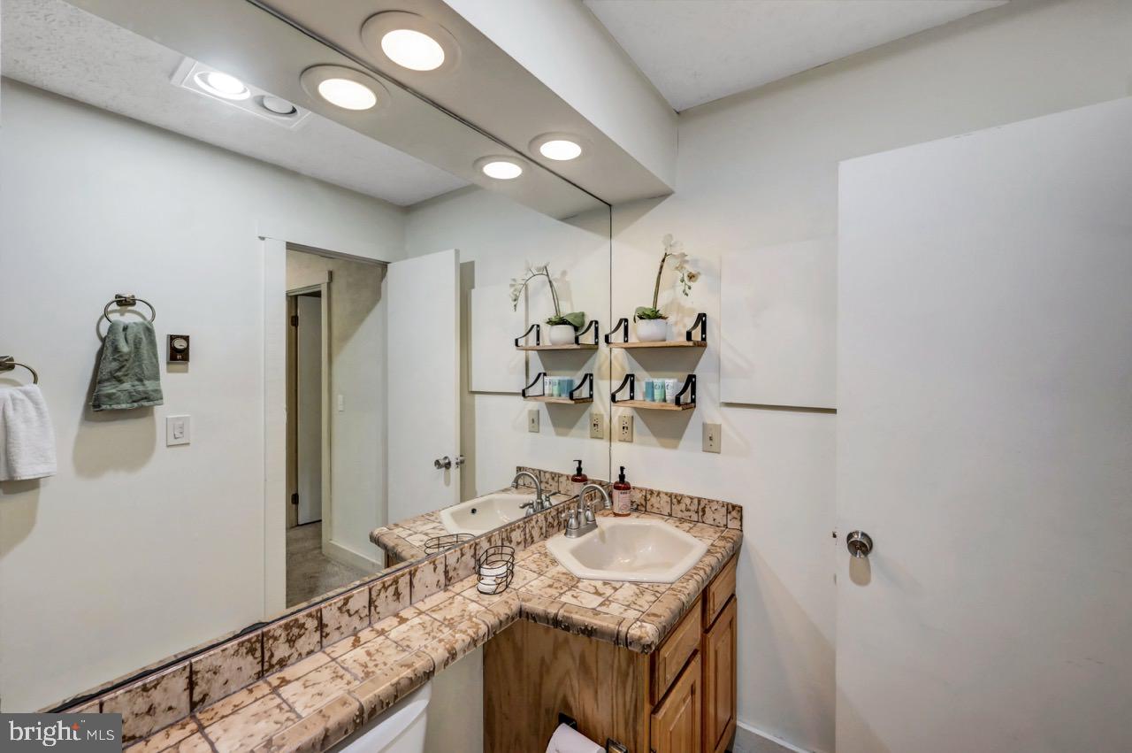 40 Alpine Property Photo 35