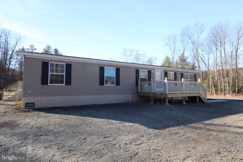 232 Lauchnor Rd Property Photo 2