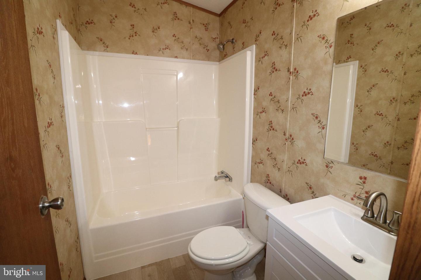 232 Lauchnor Rd Property Photo 24