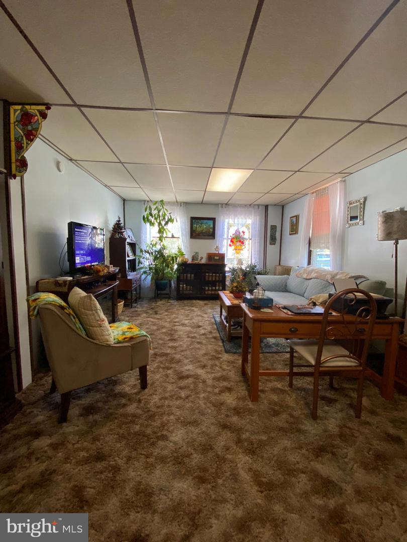311-319 Center St Property Photo 21