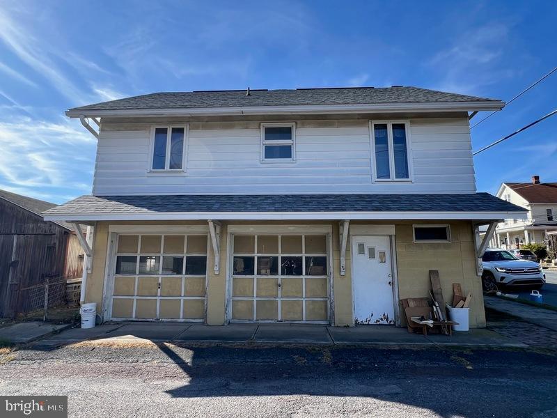 226 Coal St Property Photo 1