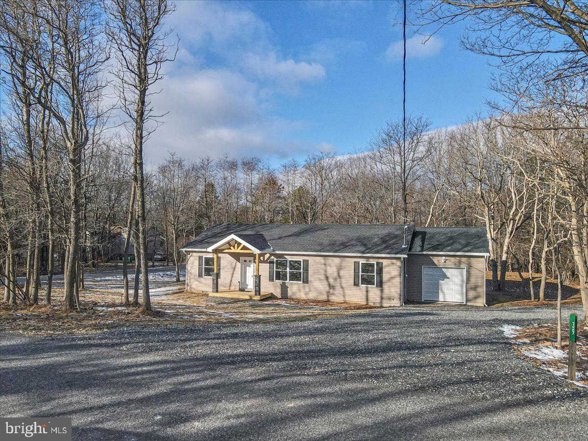 39 Berryman Ln Property Photo