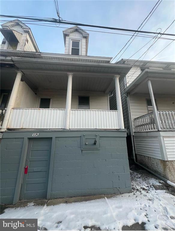 224 W Water St Property Photo