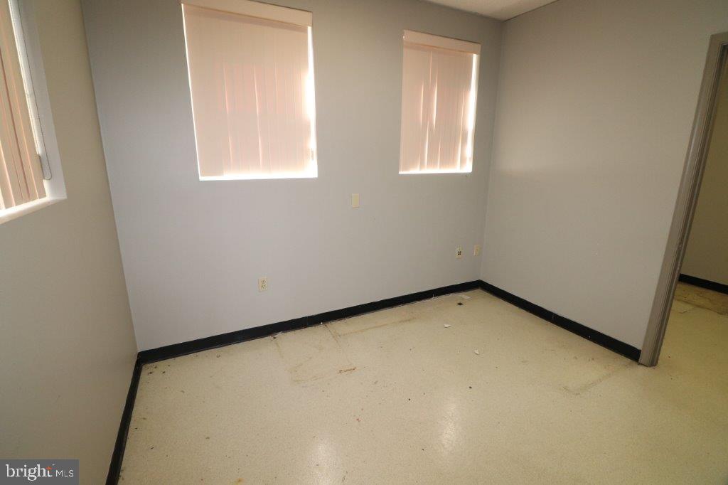 185 Delaware Ave #rear Property Photo 23