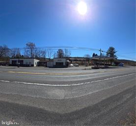 2381-2385-2381 BLAKESLEE BLVD DR E Property Photo 1