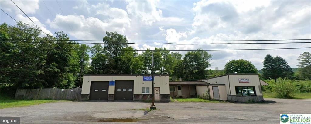 2381-2385-2381 Blakeslee Blvd Dr E Property Photo 1