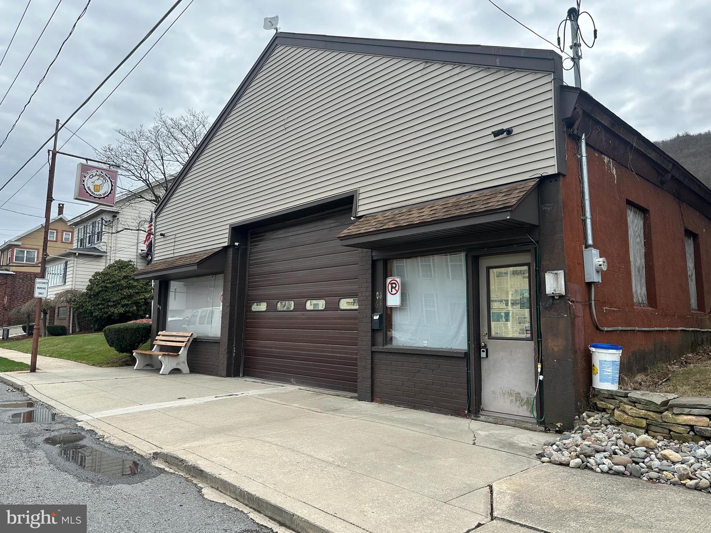 63 E Catawissa St Property Photo 1