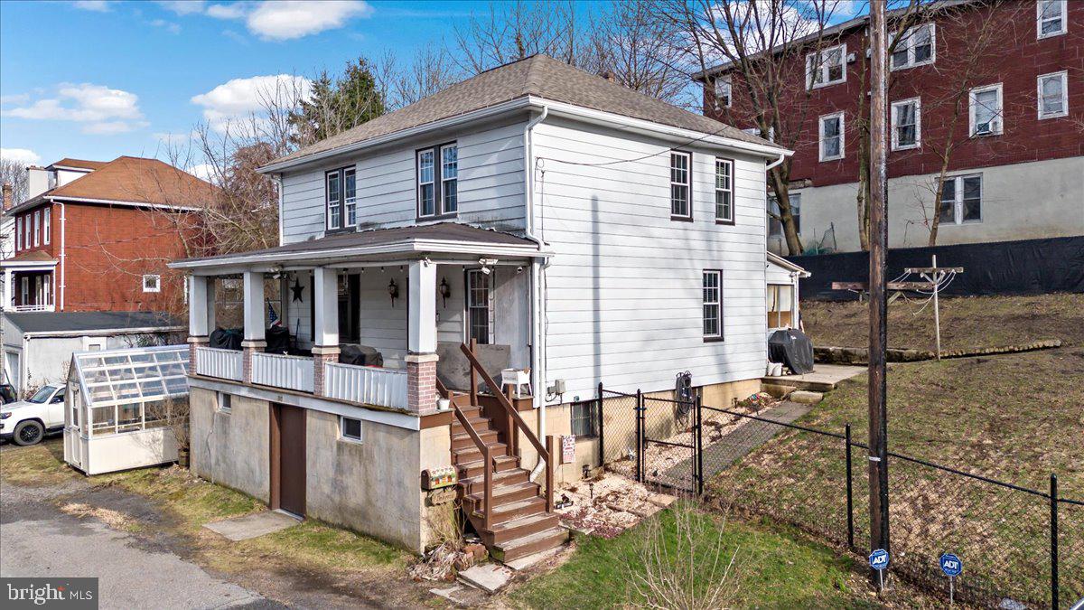 100 E Front St Property Photo 2