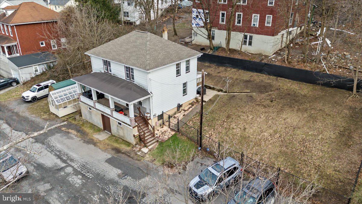 100 E Front St Property Photo 7