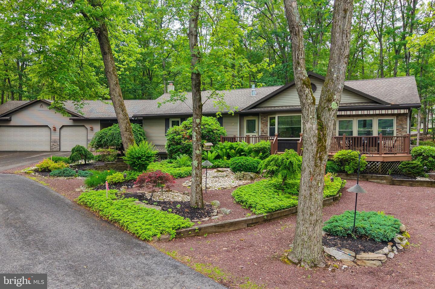 8 Rhododendron Ter Property Photo 1